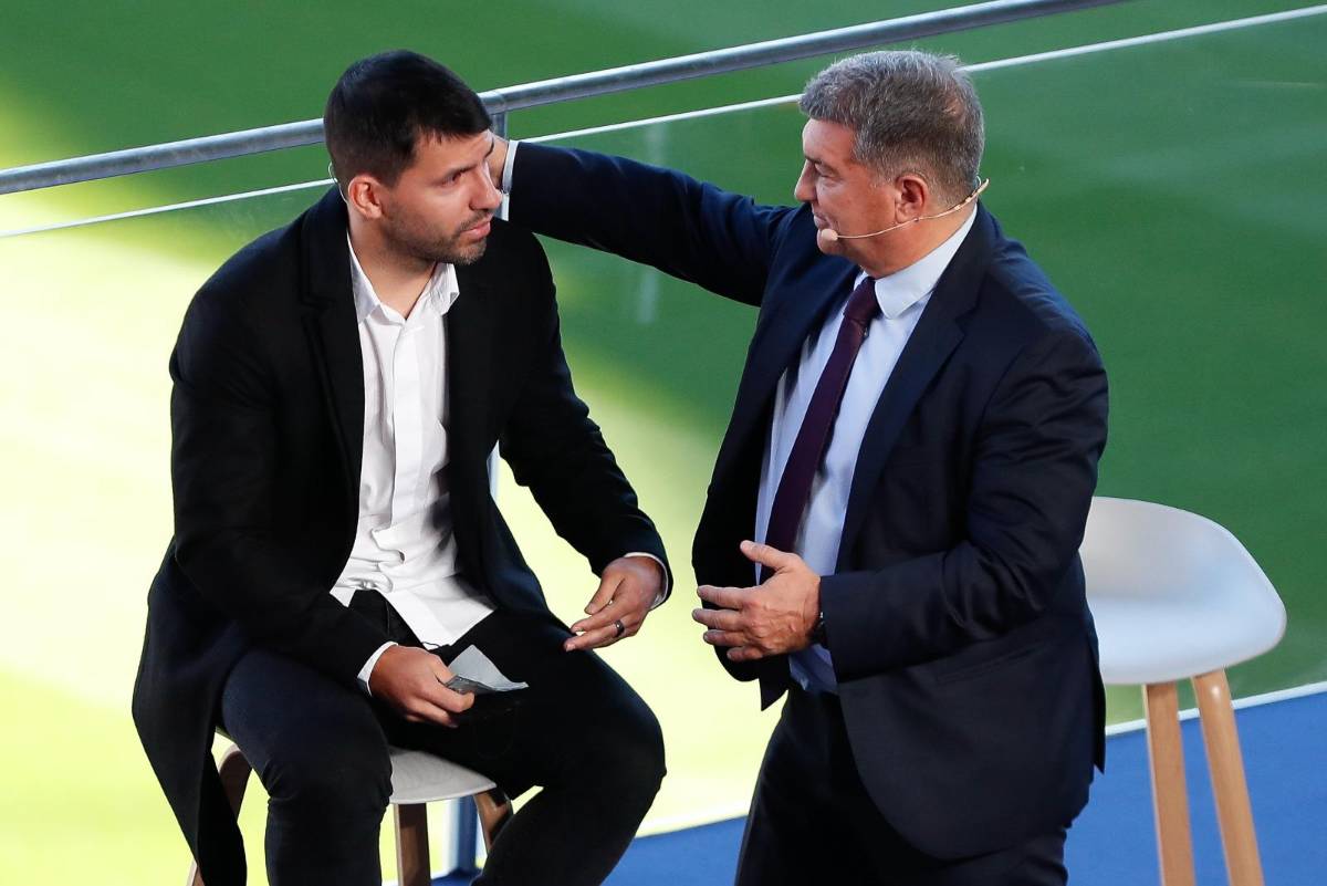 Su enorme recuerdo con Messi y recibió cariño de Pep Guardiola: Así fue el adiós definitivo del “Kun” Agüero al fútbol