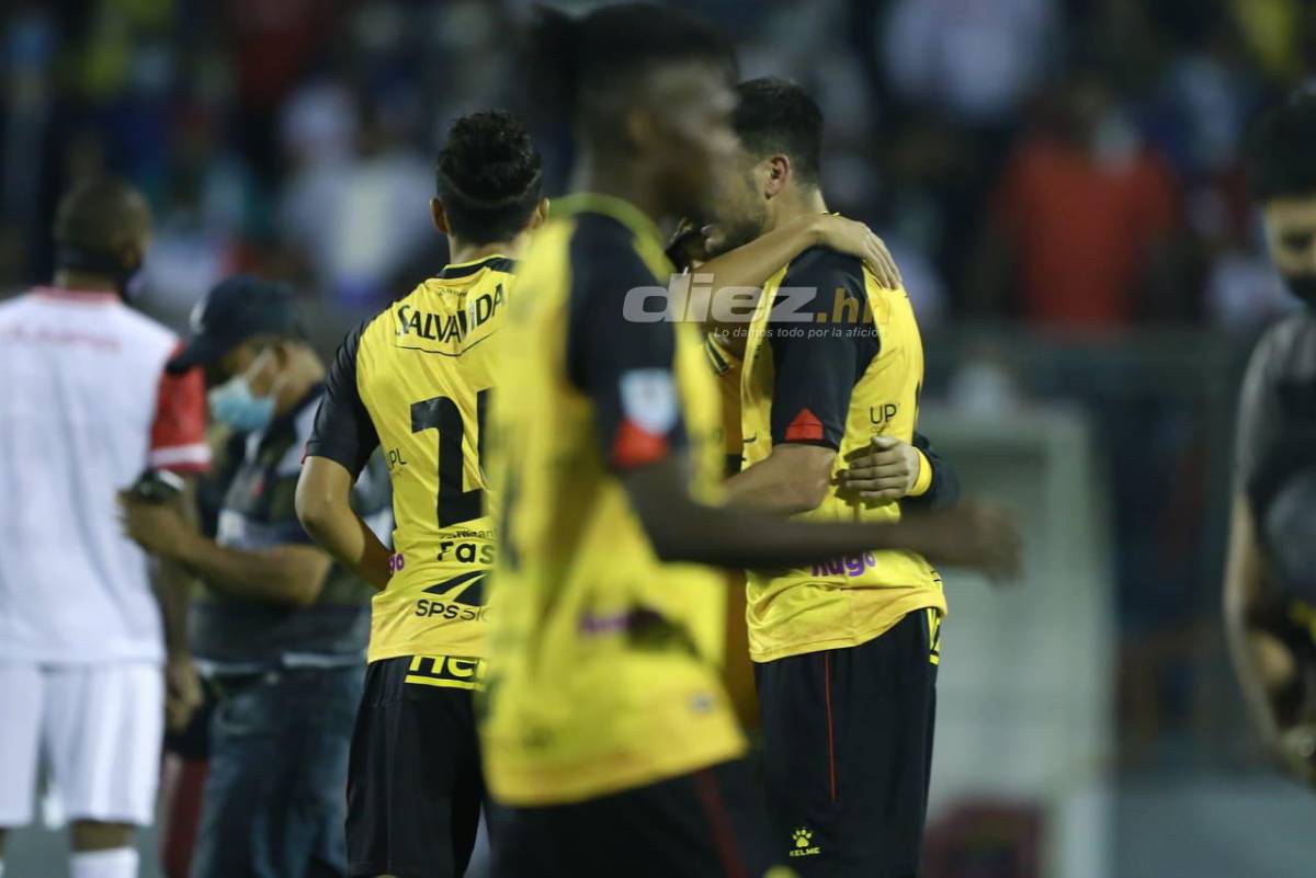 No lo viste en TV: Las hermanas que son novias de dos figuras de Olimpia, el llanto de futbolistas de Real España y la ‘gaseada’ a los albos