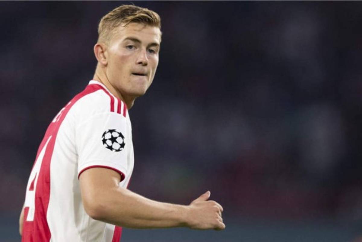 Libros, playa y béisbol: Las tremendas vacaciones de Matthijs de Ligt, el jugador que rechazó al Barcelona  