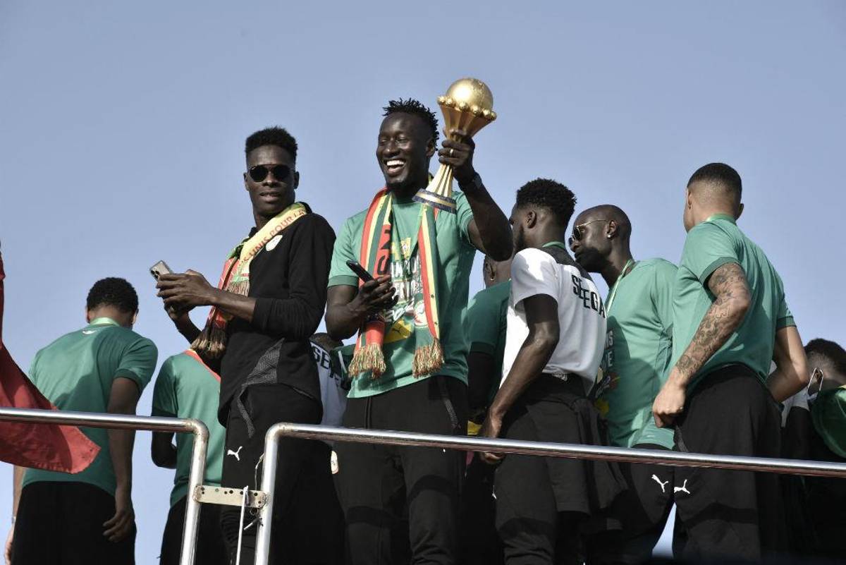 Feriado nacional y una marea humana: Las espectaculares imágenes en Senegal tras ganar la Copa de África
