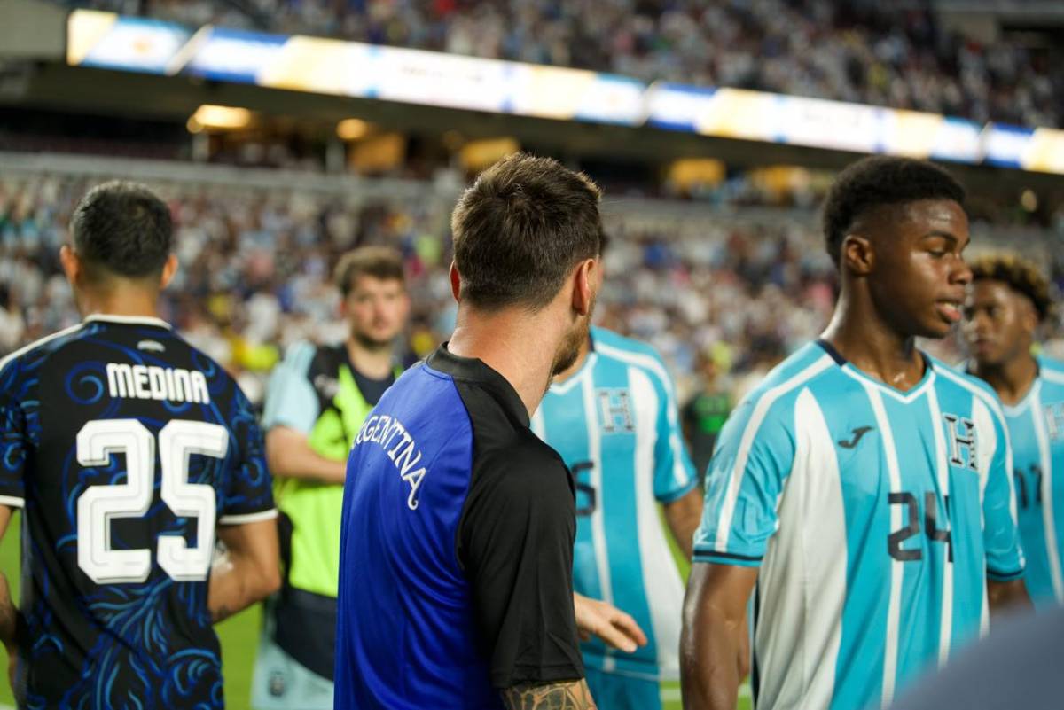 Se llevó la camisa de Rodrigo de Paul, abrazo a Keyrol y el encuentro de Messi