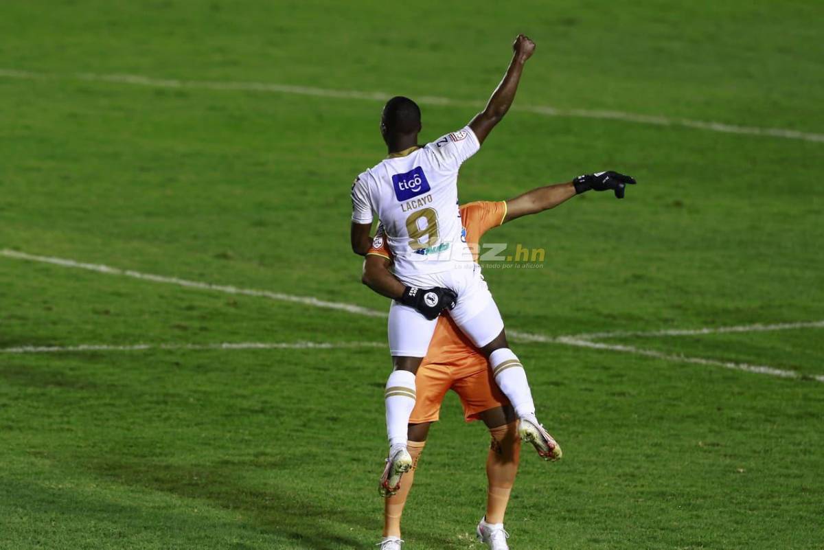 Caras largas y bronca en Motagua, el festejo de Comunicaciones y Júnior Lacayo con la bandera de Honduras