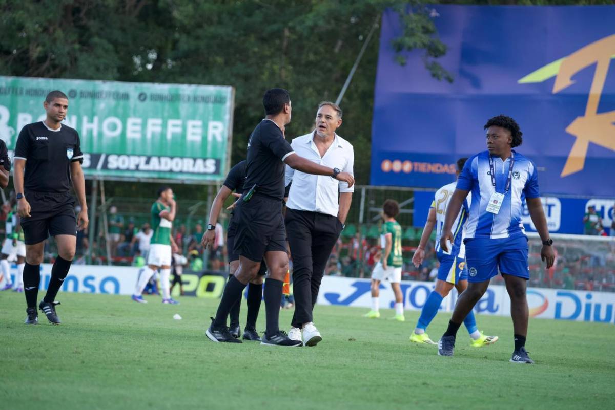 Tota Medina se encara con hincha y el árbitro, celebración a lo Cristiano Ronaldo y las chicas del Marathón que enamoraron