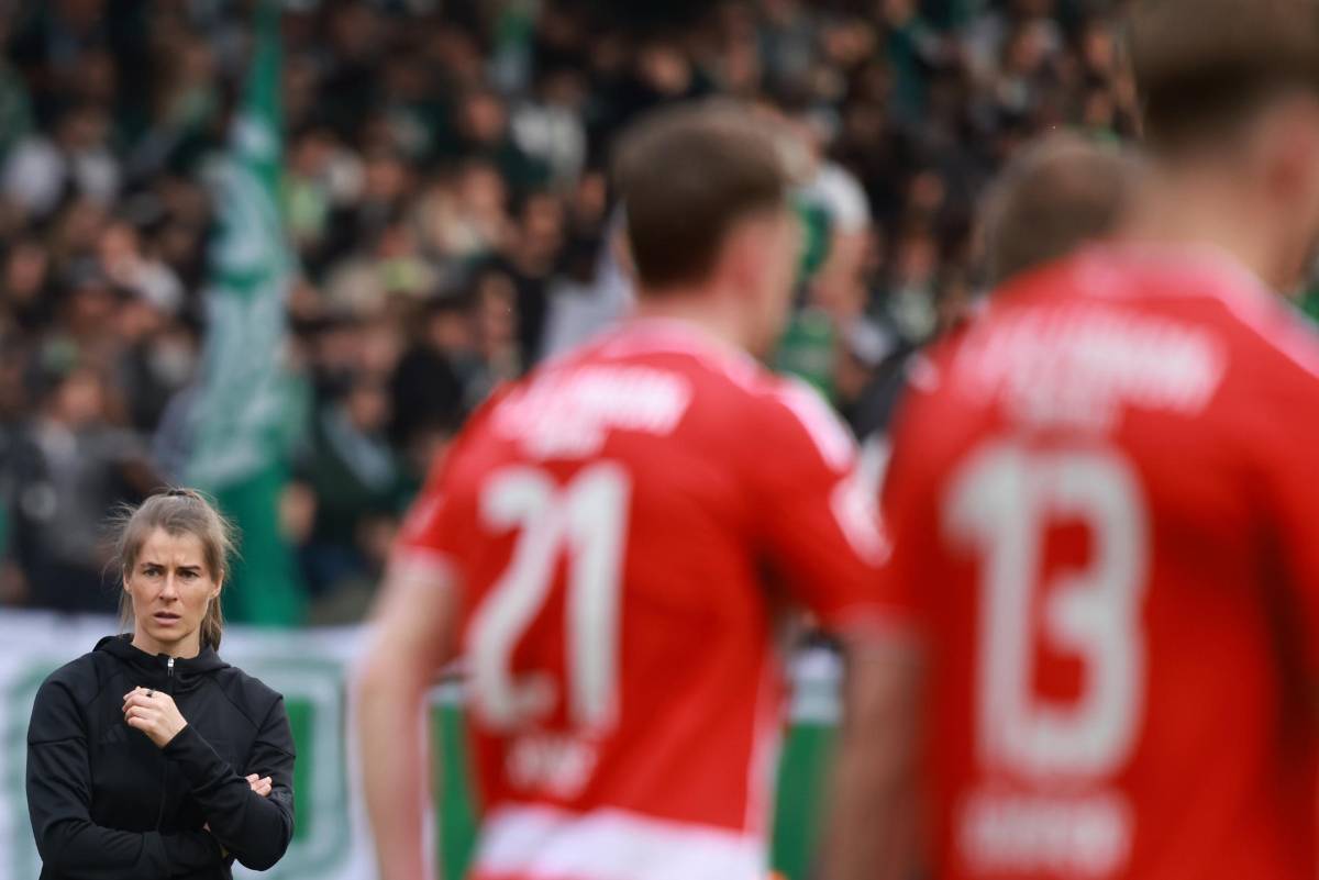 Durísimo debut para la entrenadora que hizo historia en la Bundesliga: así fue su primer partido