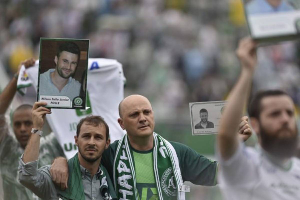 ¡Desgarrador! Brasil despide entre lágrimas y aplausos a los jugadores del Chapecoense
