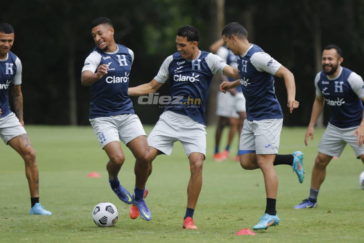 Al mal tiempo, buena cara: Honduras cierra con alegría su última práctica antes de enfrentar a México