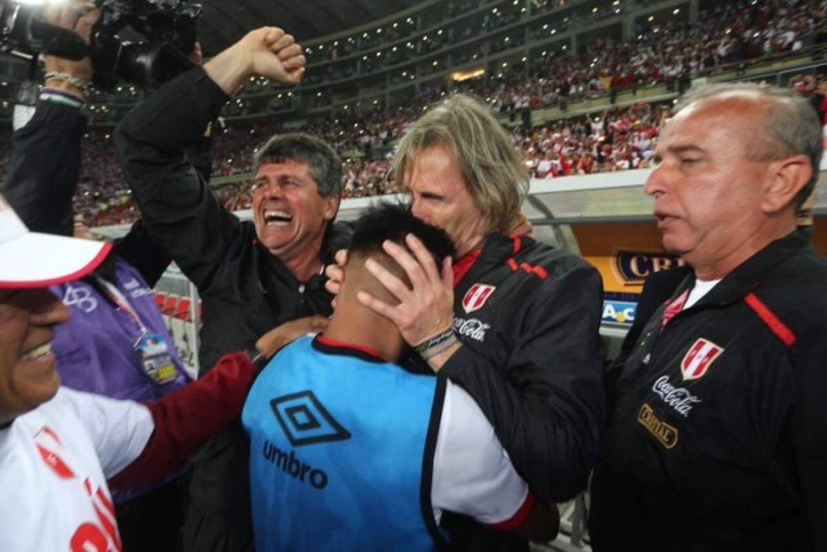 ¡UNA LOCURA! Así festejó Perú su regreso a un Mundial de Fútbol