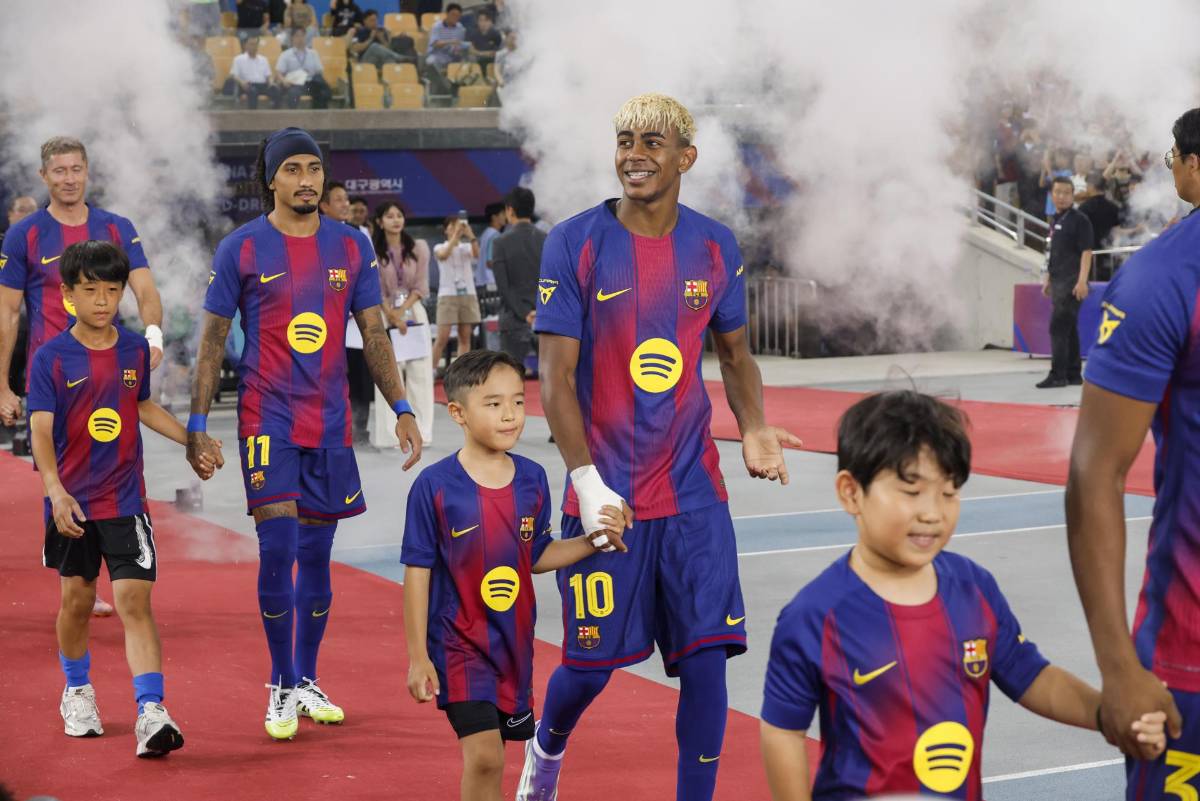 Flick activa la trampa y llora la lesión de una figura del Barca, Yamal hace escándalo en Corea y ¿Quién es Dro Fernández?