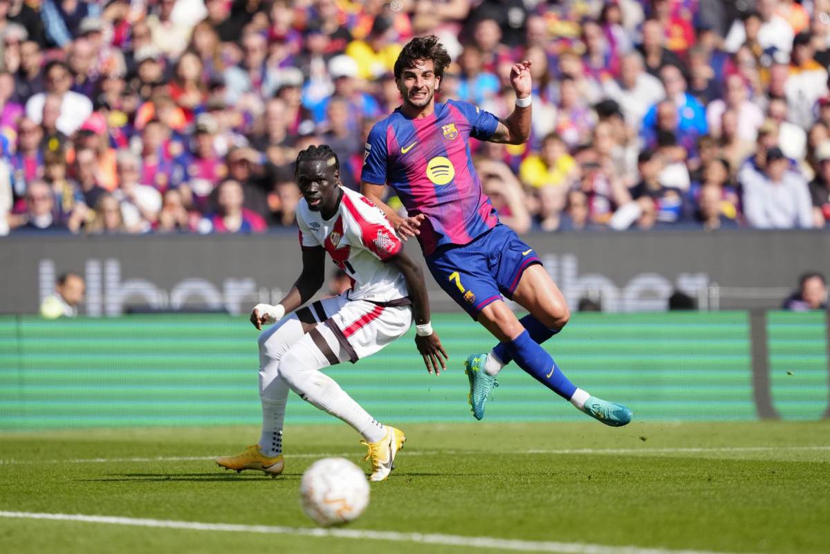 La roja para Lamine y el penal que pidió el Rayo en la victoria del Barcelona; Joan García montó un show en el Camp Nou