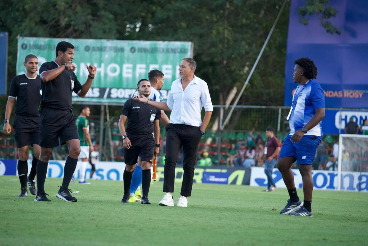 Tota Medina se encara con hincha y el árbitro, celebración a lo Cristiano Ronaldo y las chicas del Marathón que enamoraron