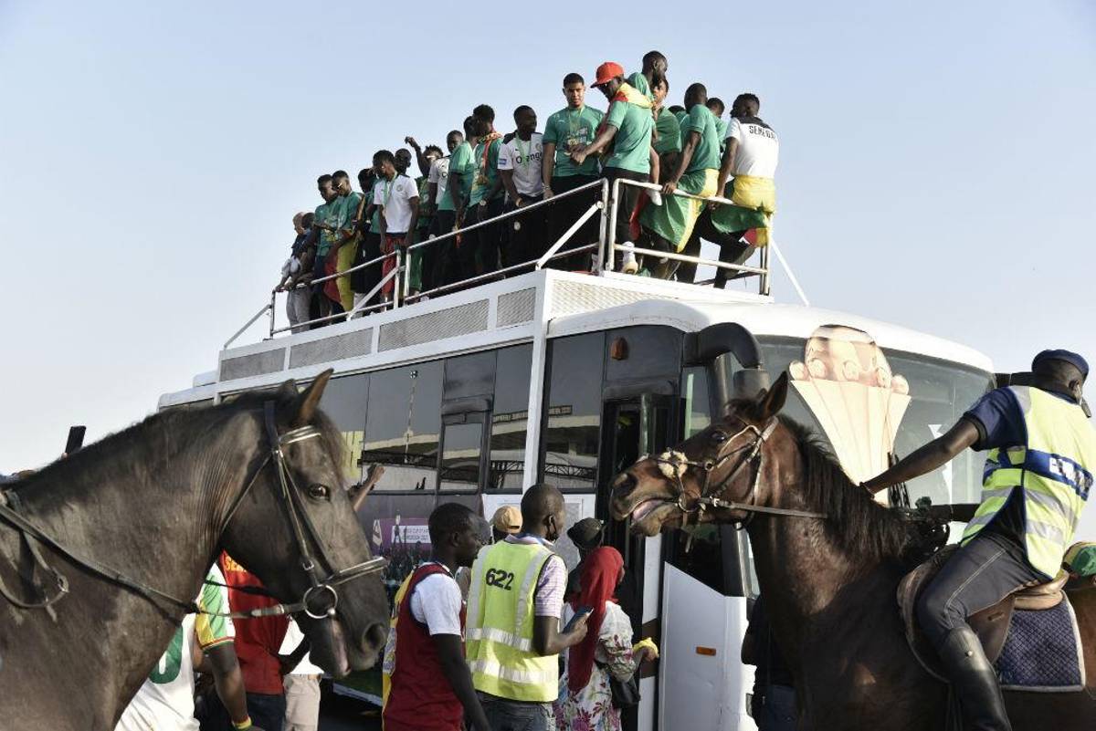 Feriado nacional y una marea humana: Las espectaculares imágenes en Senegal tras ganar la Copa de África