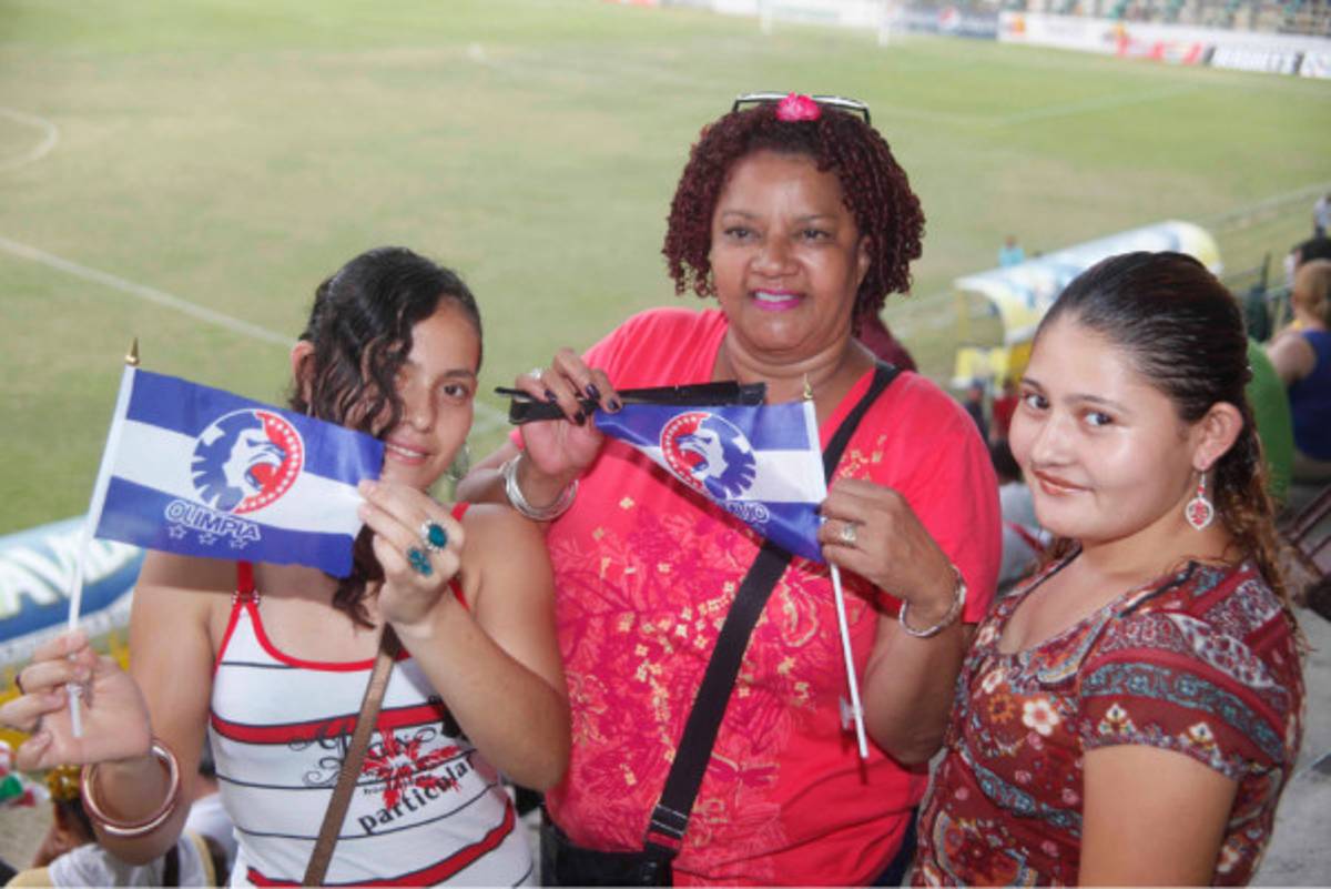 Fiesta en el Estadio Excélsior de Puerto Cortés