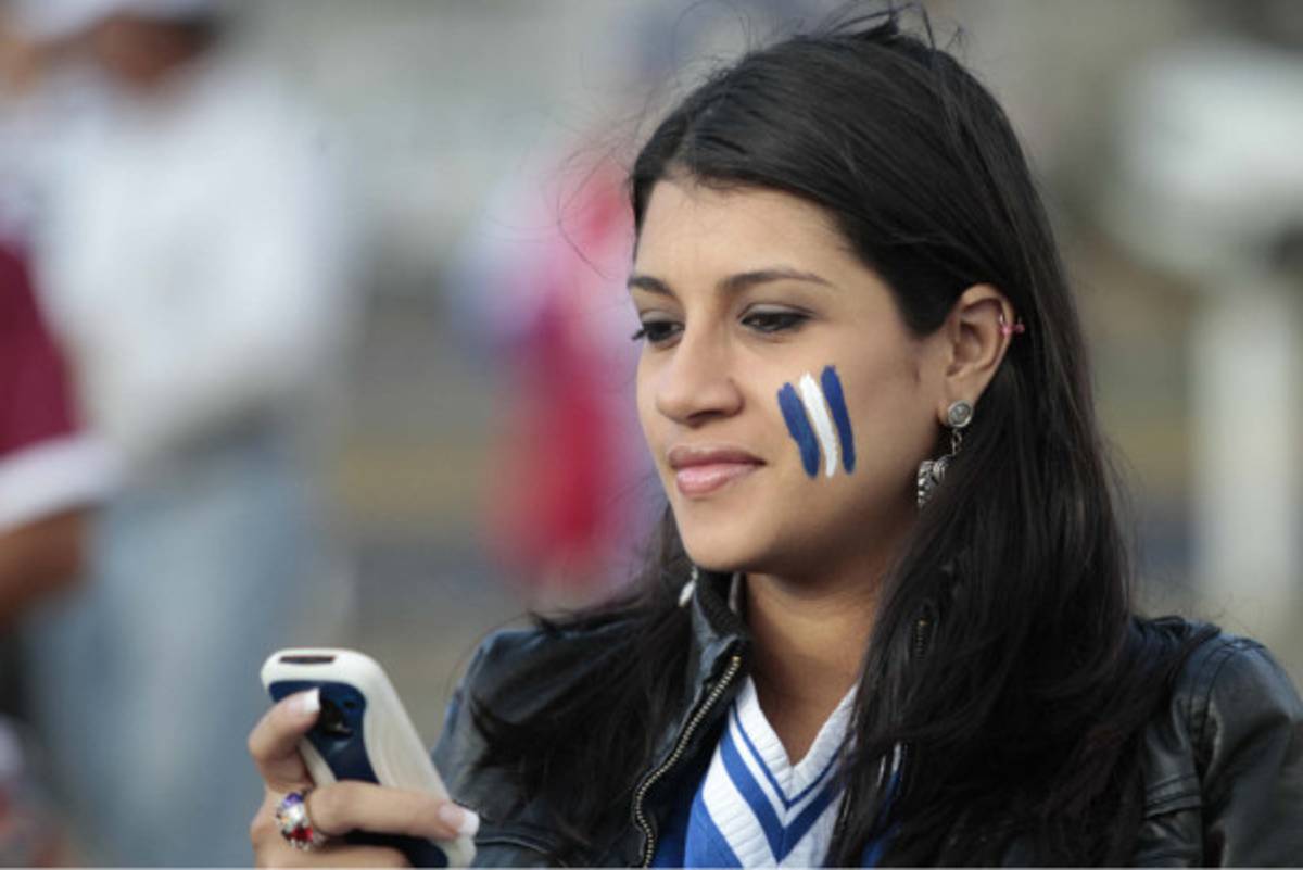 Ambiente en el partido Honduras vr Costa Rica.