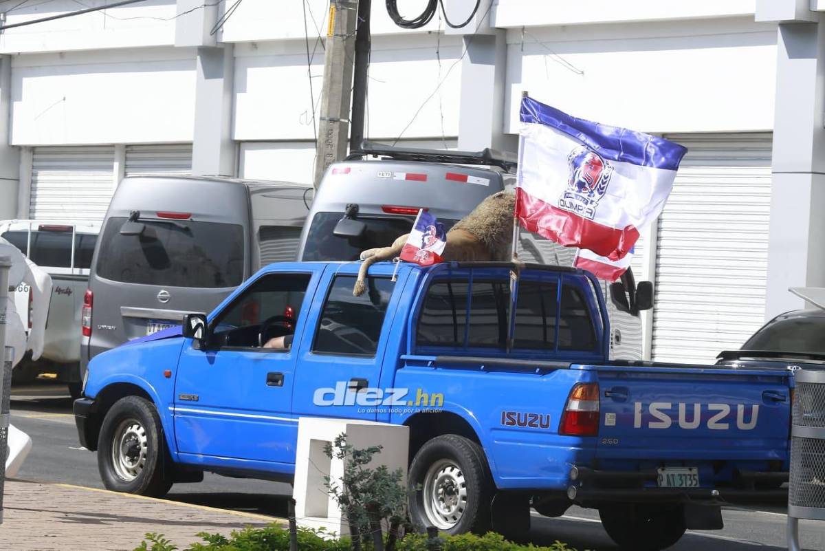 Seguridad, fiesta y mucho amor: así se vive en las afueras del Morazán previo a la final Real España-Olimpia