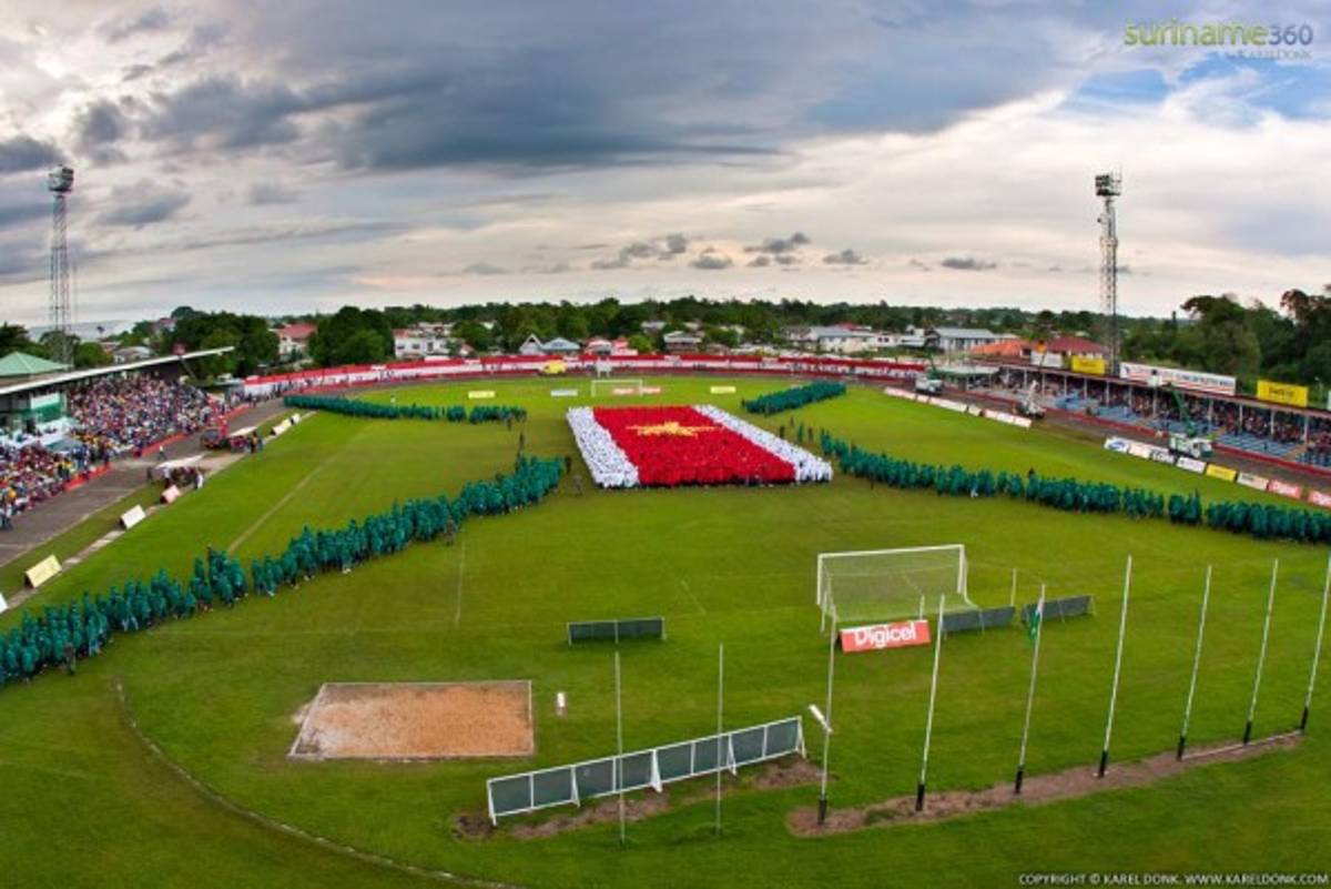 ¿Mejores que en Honduras? Los humildes, pero bonitos estadios en el Caribe