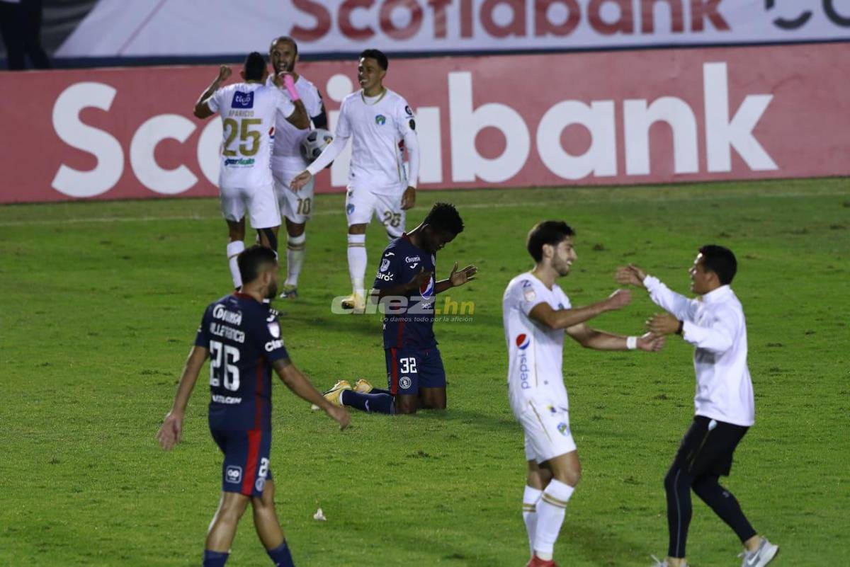 Caras largas y bronca en Motagua, el festejo de Comunicaciones y Júnior Lacayo con la bandera de Honduras