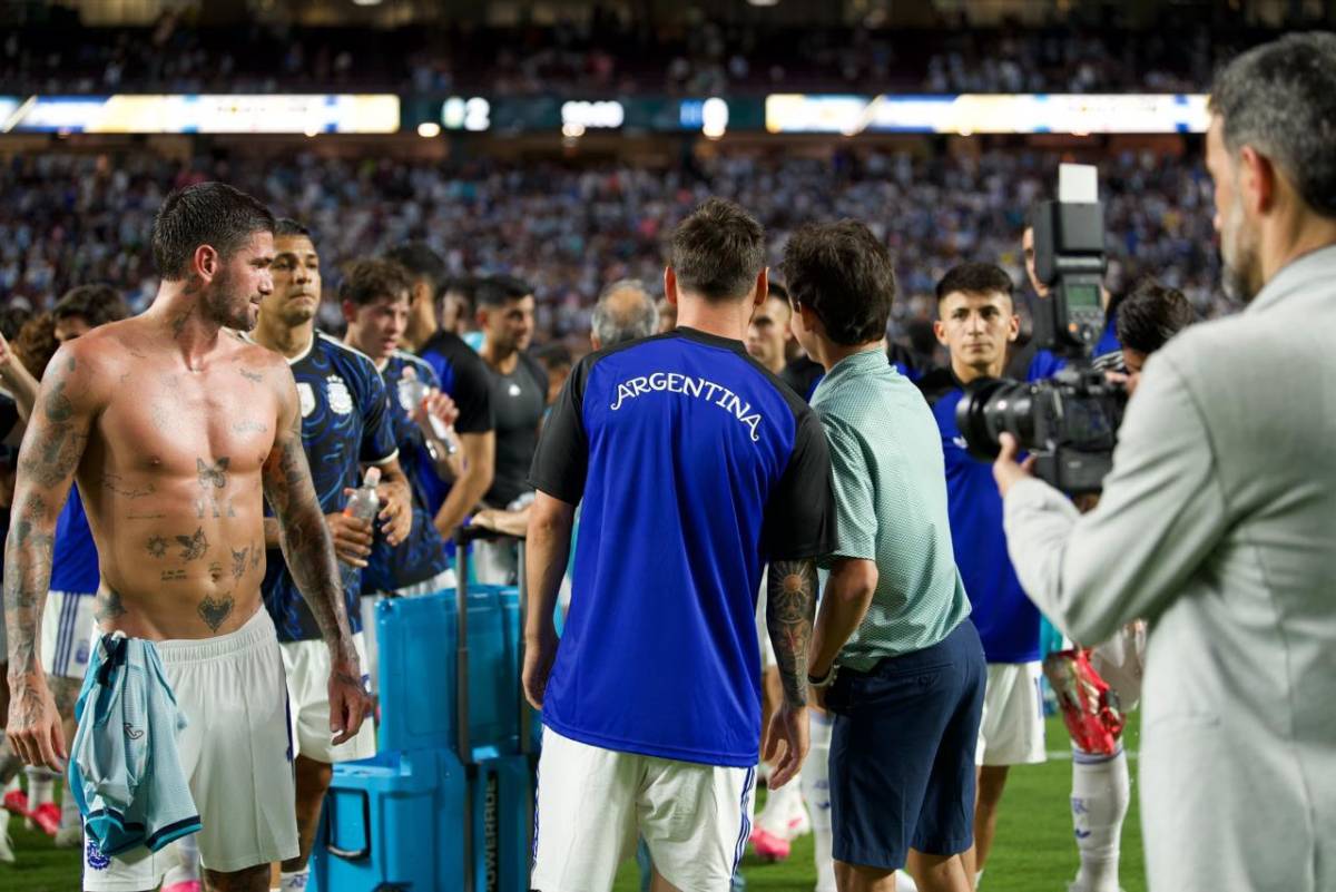 Se llevó la camisa de Rodrigo de Paul, abrazo a Keyrol y el encuentro de Messi