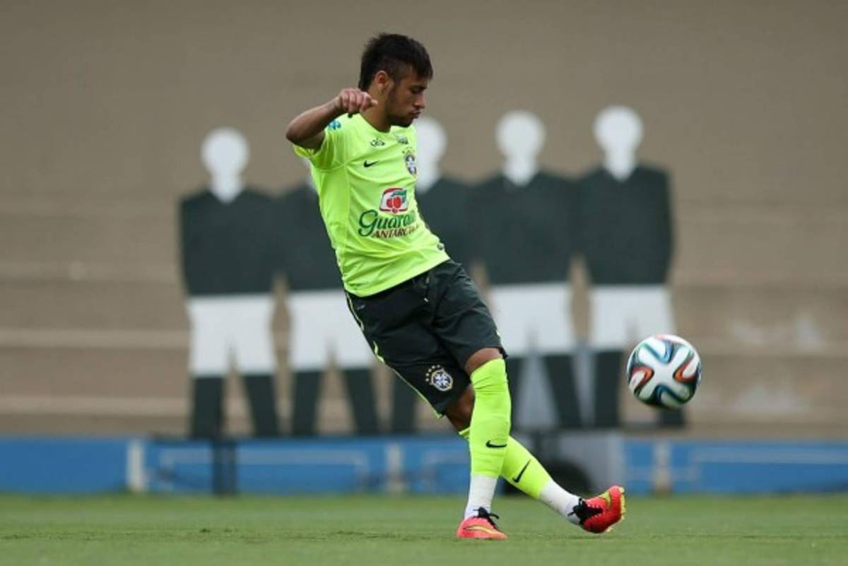 En Brasil todos aclaman a Neymar antes del juego ante Panamá