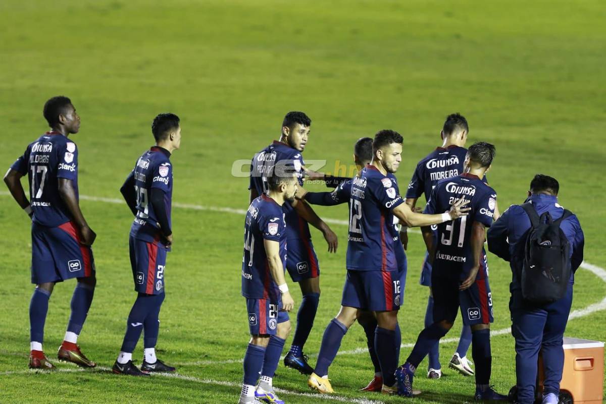 Fuerte pelea entre jugadores de Motagua: Marcelo Pereira y Diego Auzqui se dicen de todo y casi se pelean en pleno terreno de juego