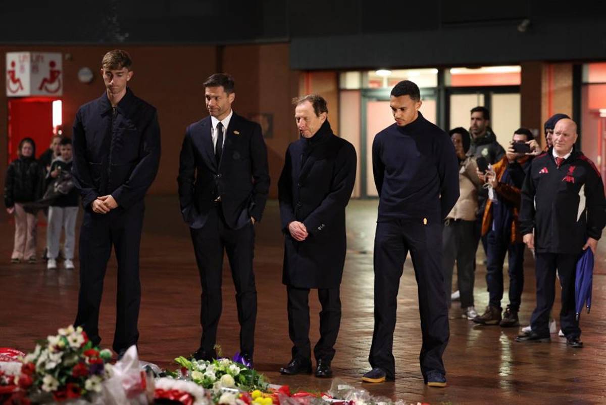 Real Madrid visitó el altar de Diogo Jota en Anfield y la carta de Alexander-Arnold: Te echo de menos compañero...