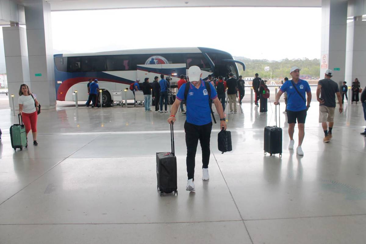 ¡A sellar boleto a cuartos! Así viajó Olimpia a Panamá. ¿Jugará Edwin Rodríguez?