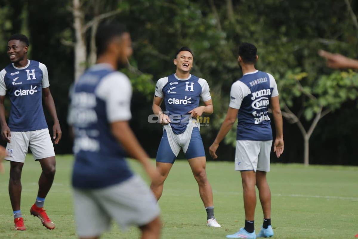 Al mal tiempo, buena cara: Honduras cierra con alegría su última práctica antes de enfrentar a México