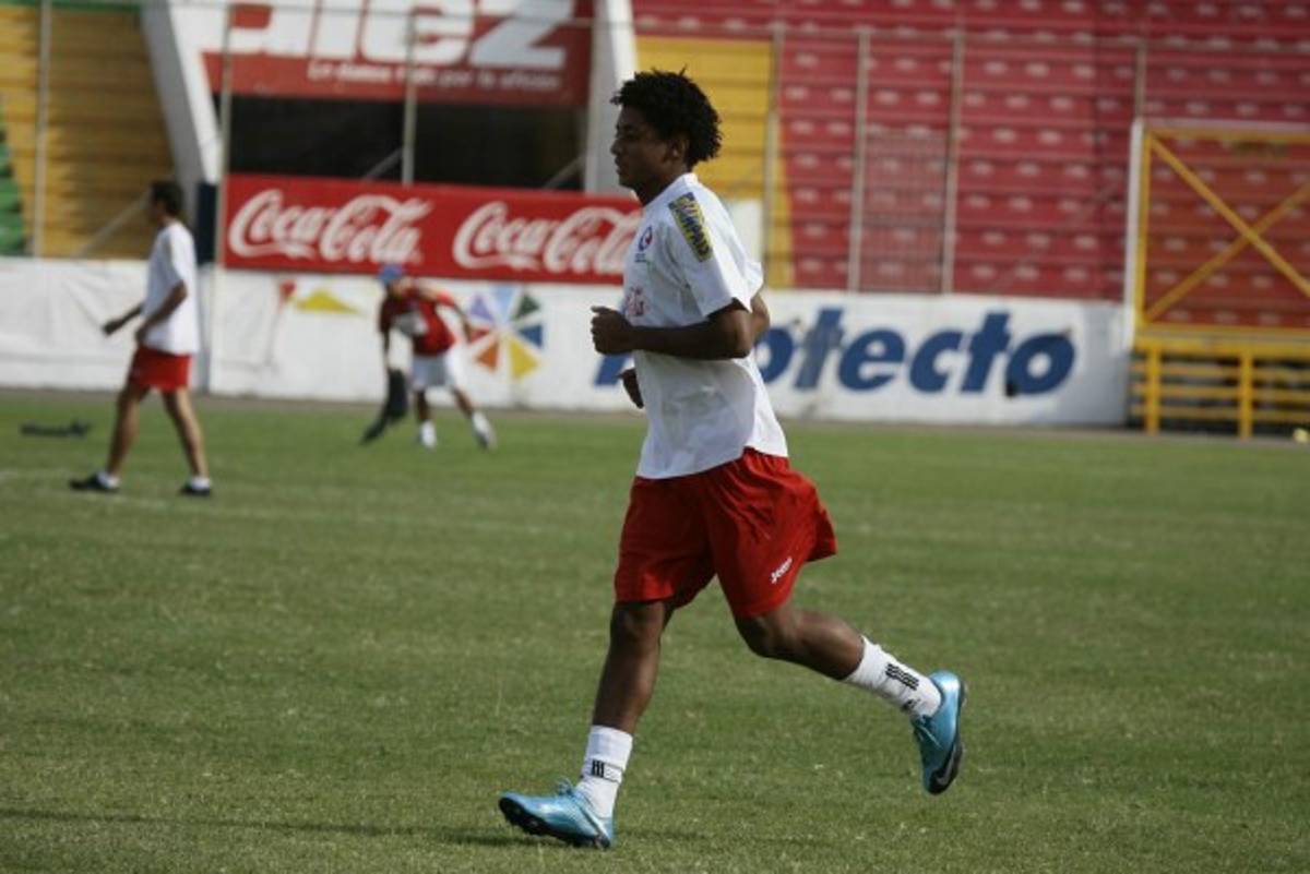 FOTOS: Así era el look de los futbolistas hondureños hace una década