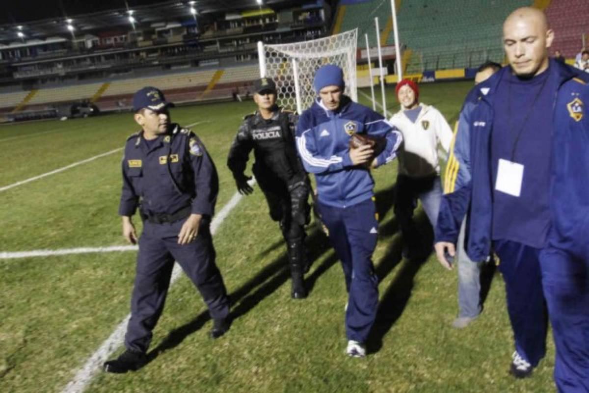 ¡Las mujeres enloquecieron! El día que David Beckham visitó Honduras y el Nacional explotó: ¿a quién regaló su camisa?