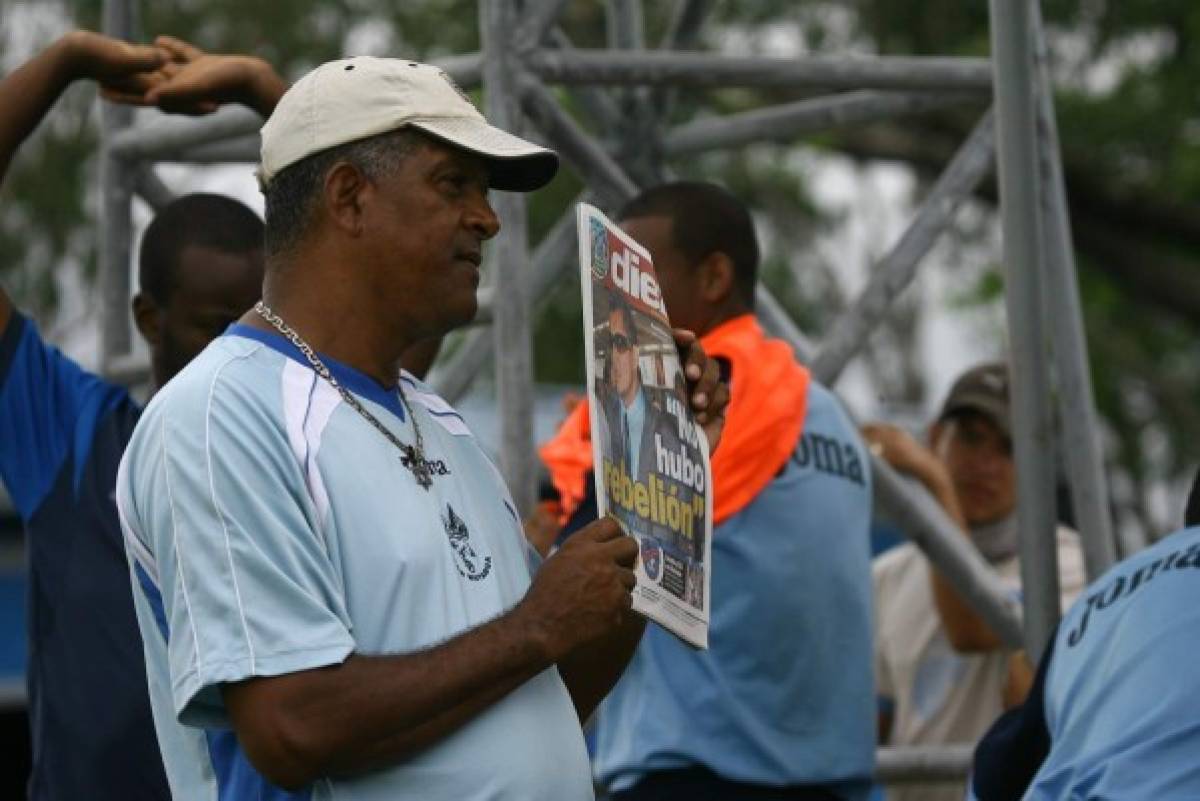 El abrazo con el 'Doctor' Thomas y un recuerdo con Neymar: las imperdibles imágenes de Roy Posas en vida