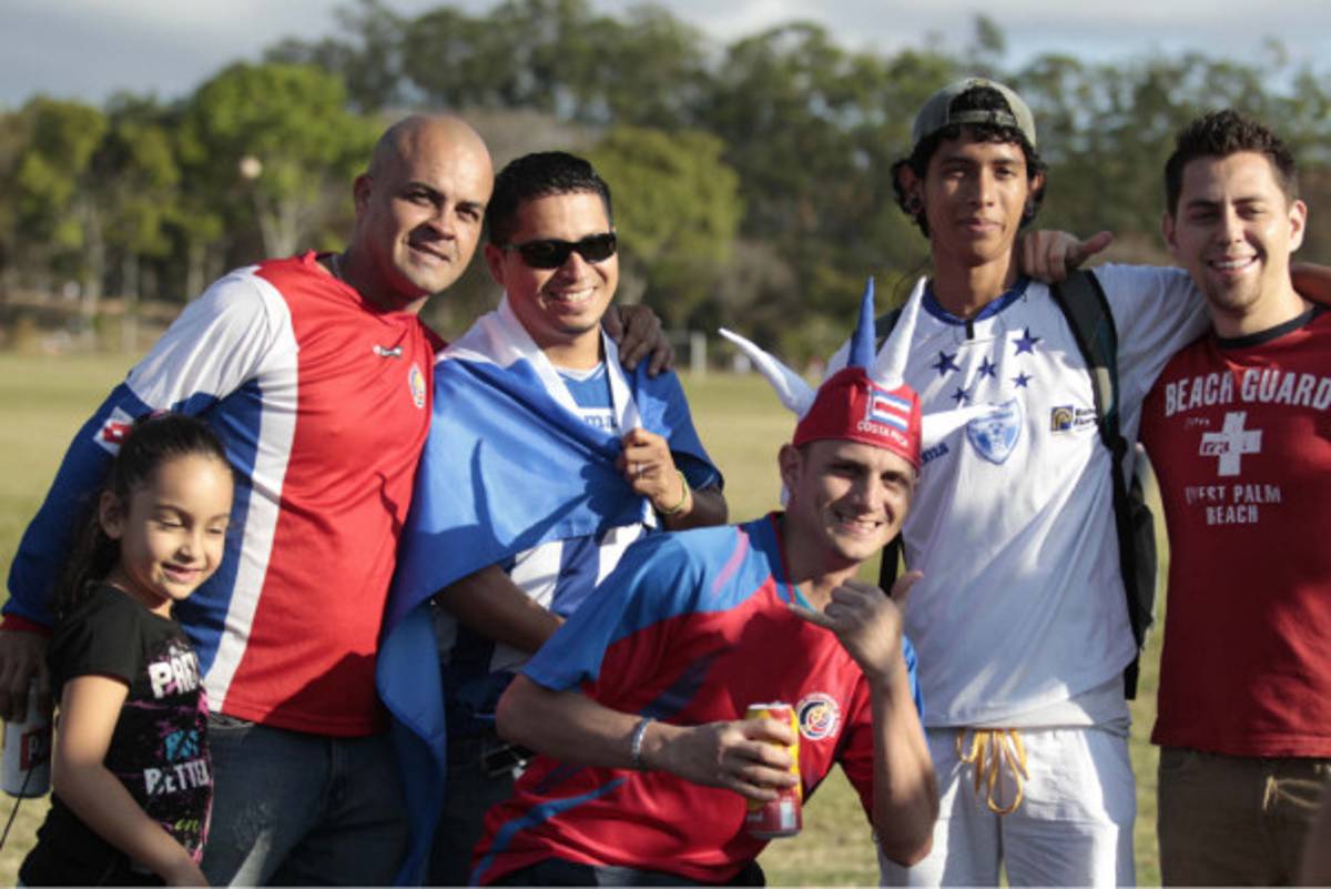 Ambiente en el partido Honduras vr Costa Rica.