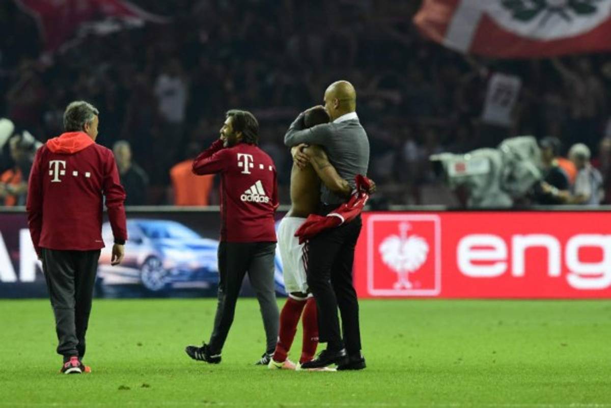 Guardiola se despide con doblete del Bayern Múnich