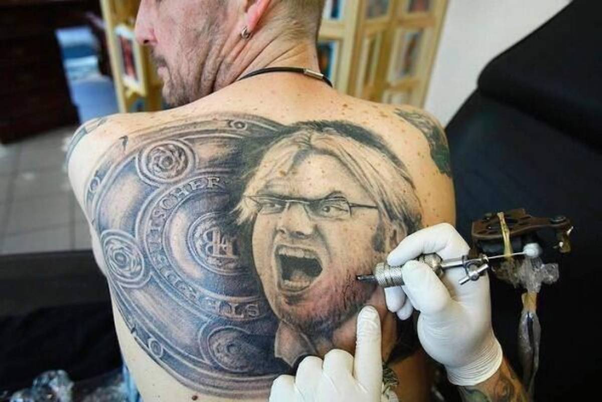 INCREÍBLE: Ellos son los aficionados que plasmaron a sus ídolos en su piel