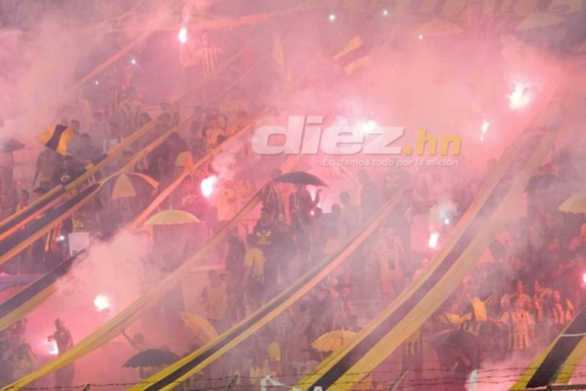 EN FOTOS: La chilena de Mario, la inexplicable expulsión de Pineda y el golazo de Jhow