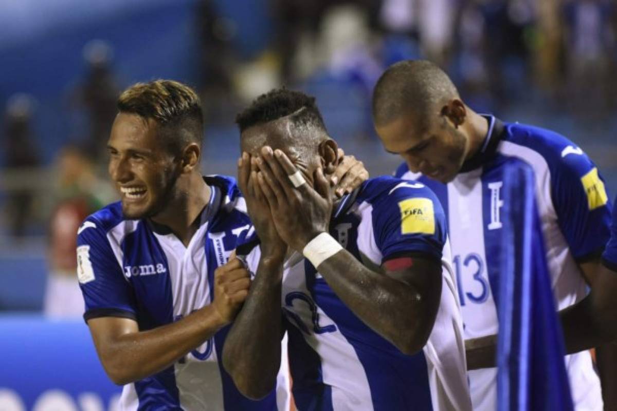 CURIOSAS: Espontáneos en el estadio Olímpico y flores para México