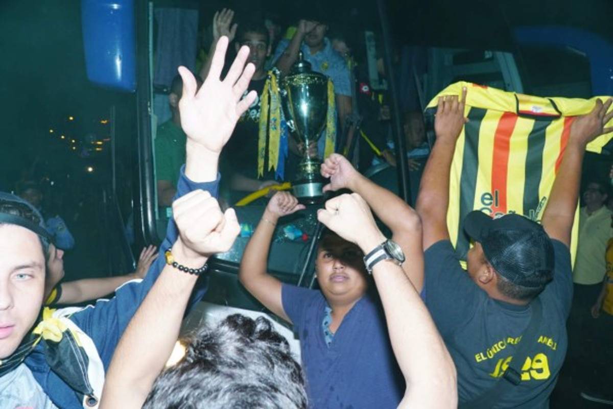 FOTOS: Así fue la fiesta de Real España con su gente en San Pedro Sula