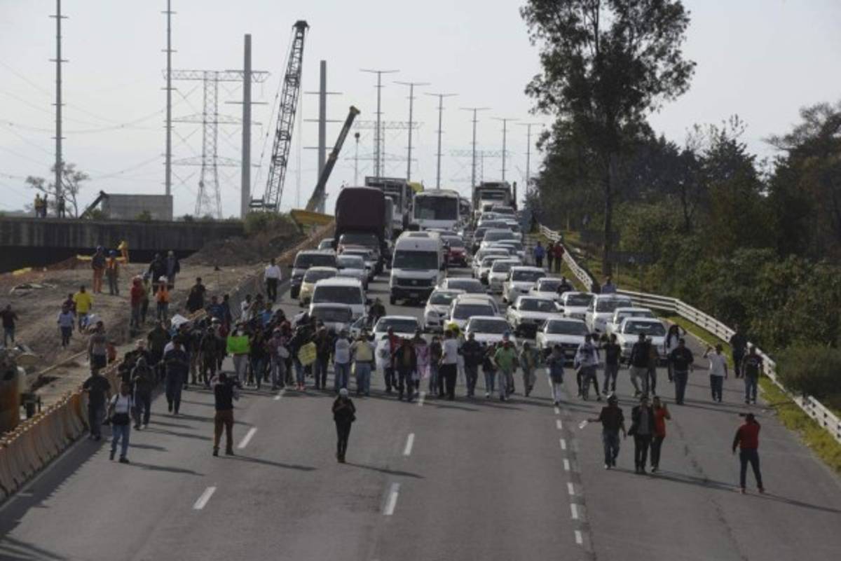 Especial: Saqueos masivos en México por gasolizano