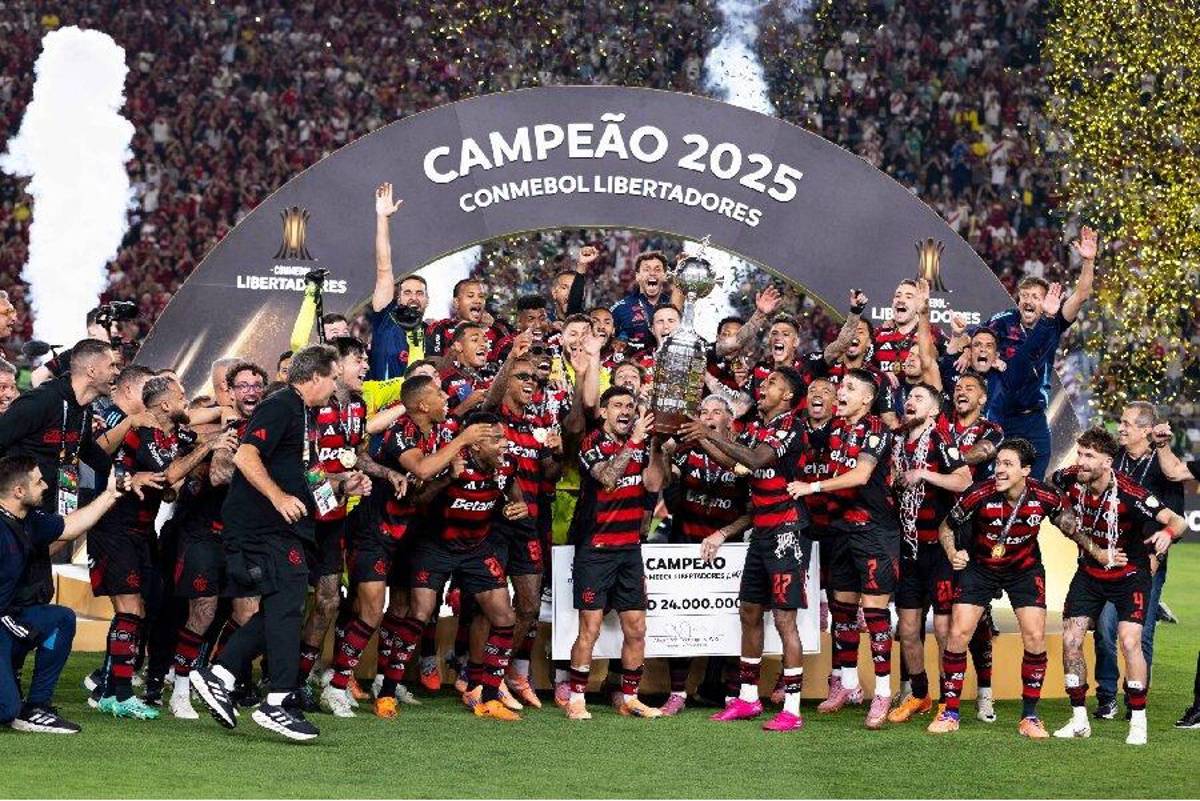 Viajó 18 horas y generó 10 millones: así es Pol Deportes, el niño que impactó a toda América en la Copa Libertadores 2025