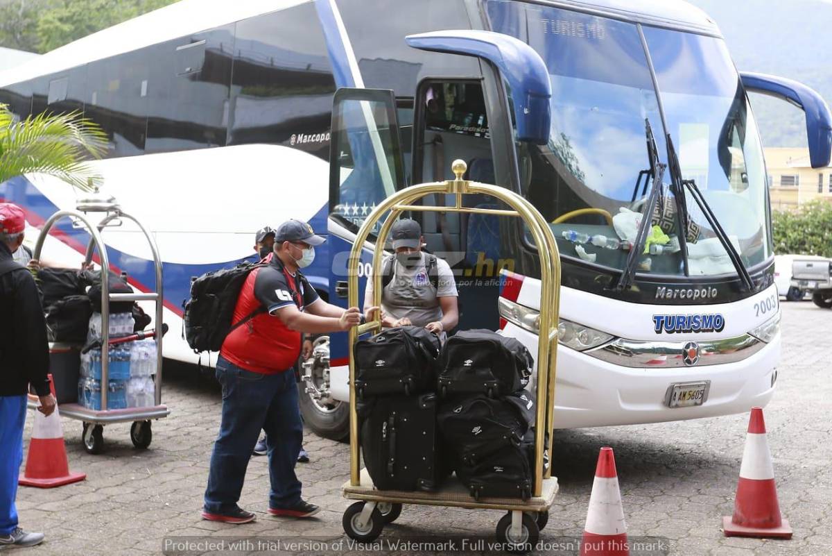 ¡Ambientazo! Lleno de maletas llegó Olimpia a San Pedro Sula y Real España se concentró y sus jugadores llegaron con sus hijos