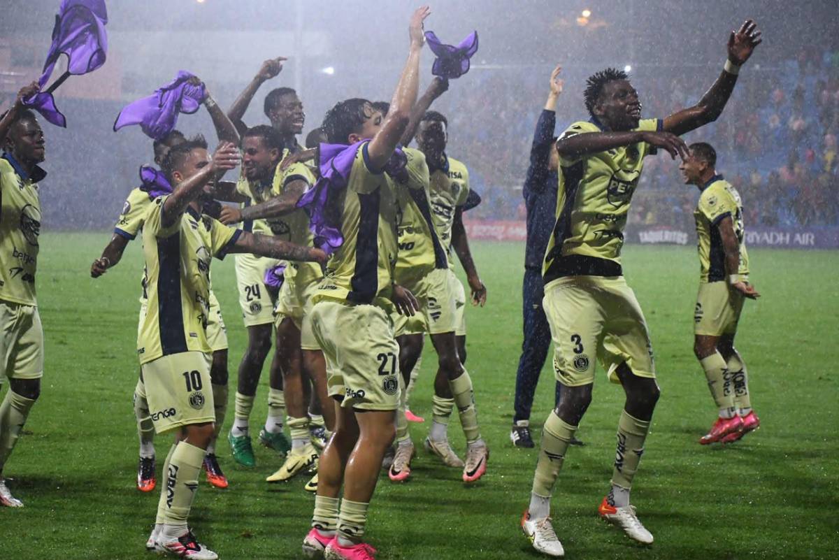 Javier López se volvió loco: Motagua recibió mala noticia en pleno festejo en Guatemala