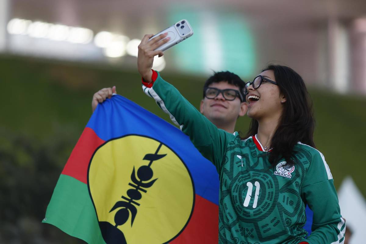 Nueva Caledonia se roba el amor de los mexicanos, ¿qué objeto le dieron al portero de Jamaica que es tendencia mundial?