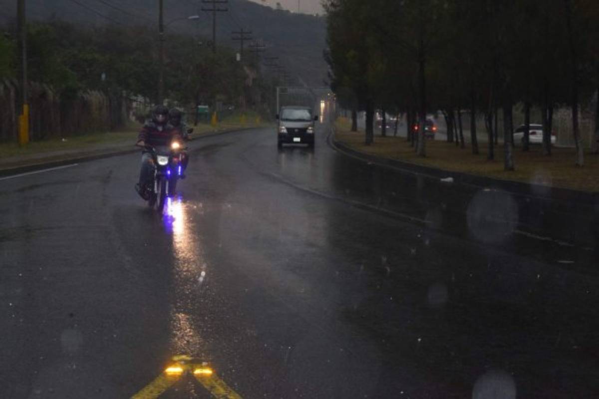 FOTOS: Caos, túneles inundados y destrucción deja fuerte lluvia en Tegucigalpa