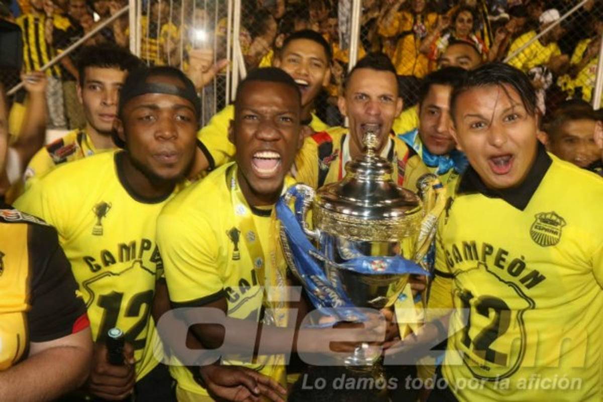 NO VISTE EN TV: El llanto de Rubilio, la fiesta en el campo y el pasillo aurinegro
