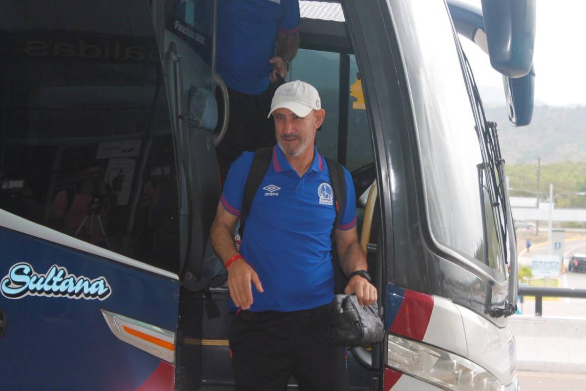 ¡A sellar boleto a cuartos! Así viajó Olimpia a Panamá. ¿Jugará Edwin Rodríguez?