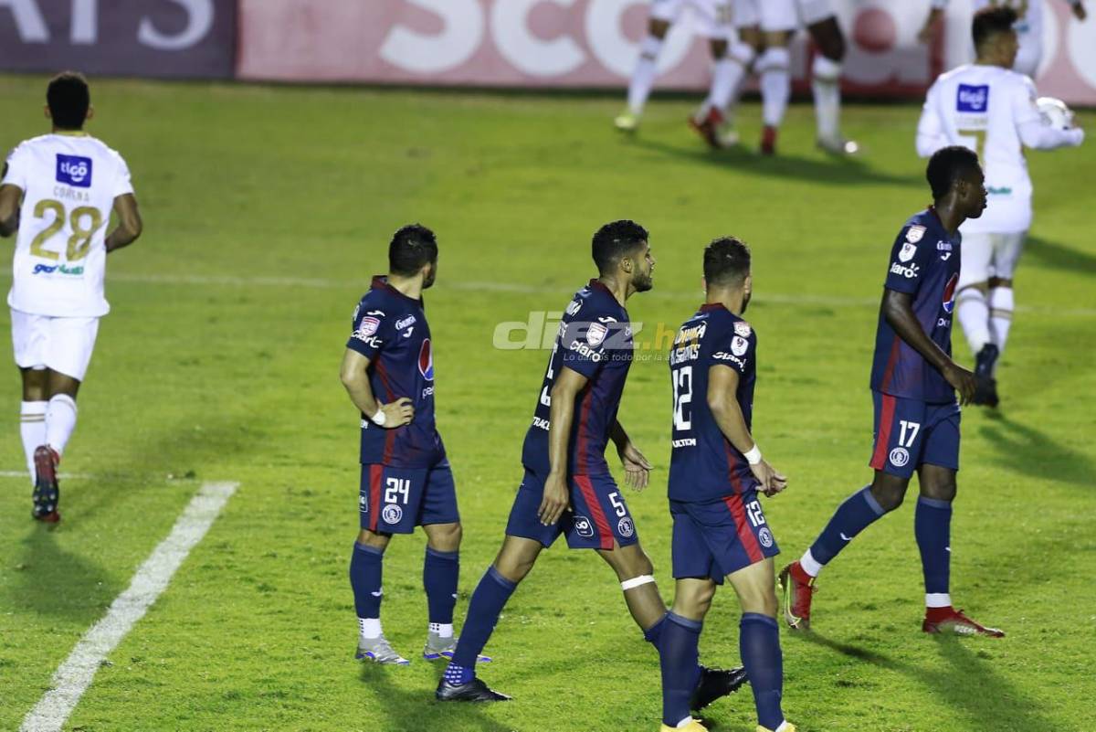 Fuerte pelea entre jugadores de Motagua: Marcelo Pereira y Diego Auzqui se dicen de todo y casi se pelean en pleno terreno de juego