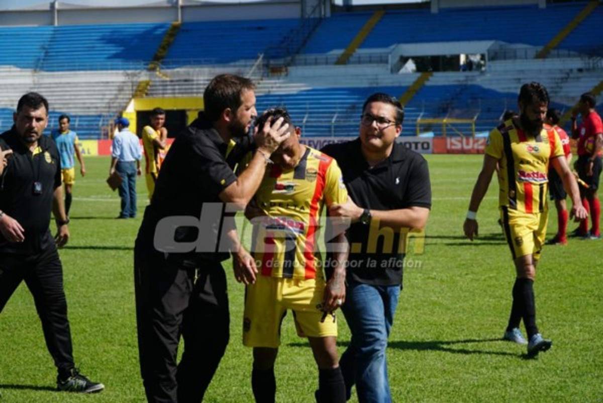 CURIOSAS: La furia del 'Chino' López y el cruce de palabras en silla del Olímpico