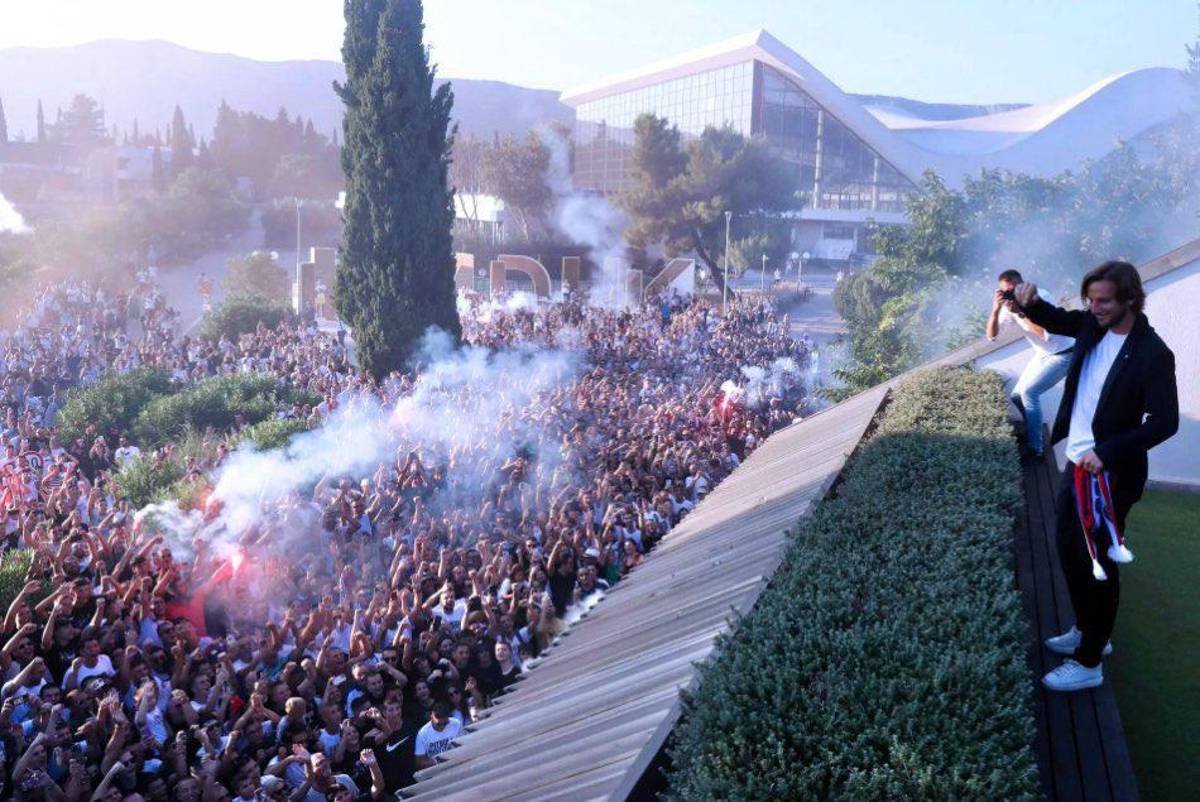 Rakitic se aburrió de Arabia Saudita y fue presentado por su nuevo equipo: brutal bienvenida para el croata