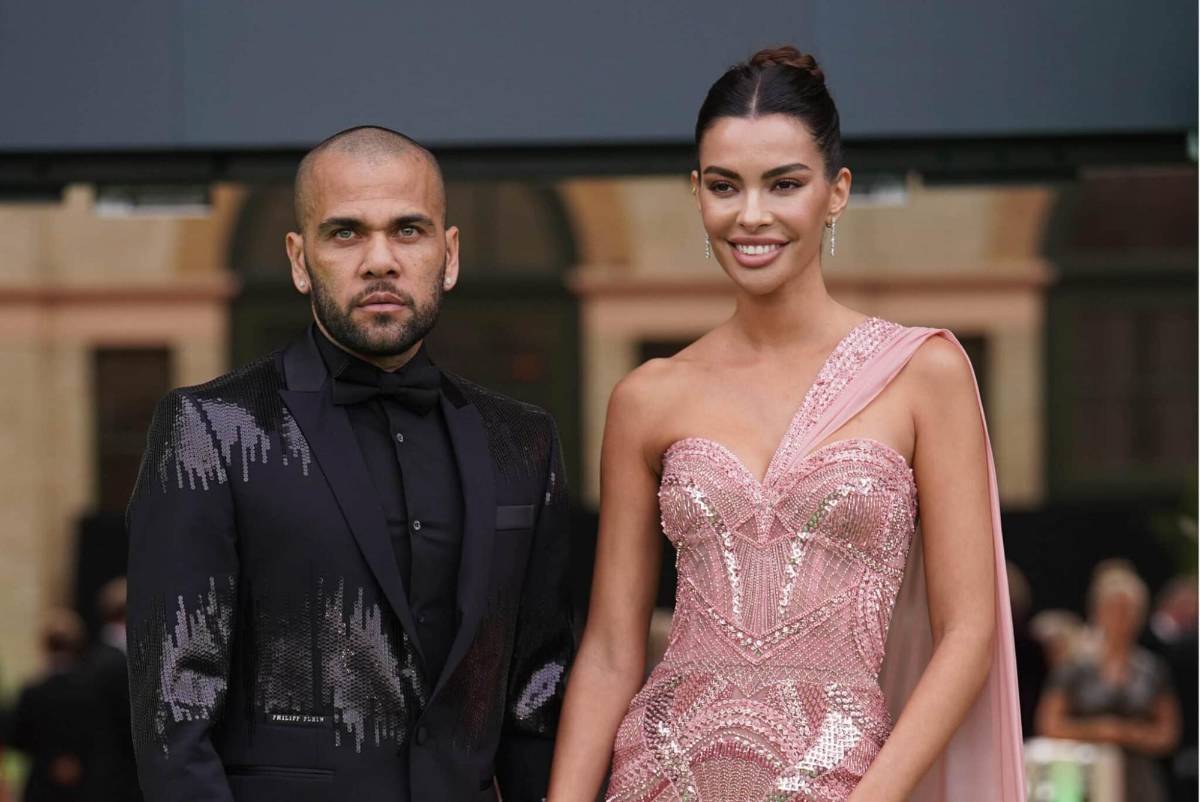 Dani Alves es acusado de pagarle para no divorciarse y quedar en libertad; la respuesta de Joana Sanz