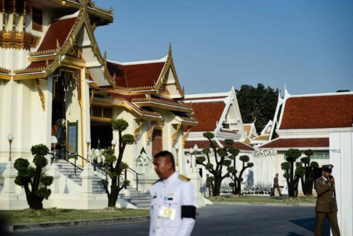 Fotos: Funeral budista en Bangkok para el presidente del Leicester City