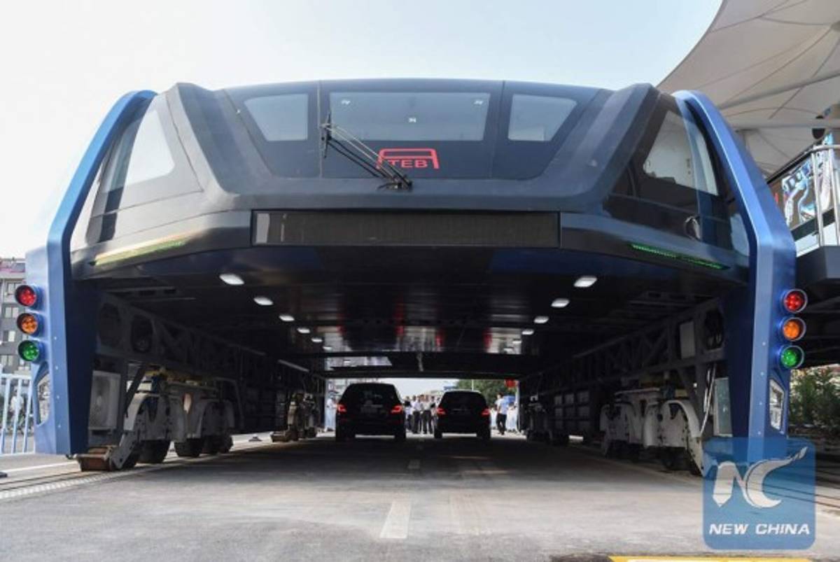 ¡Espectacular! Así es el autobús de tránsito eleveado que se inaugura en China
