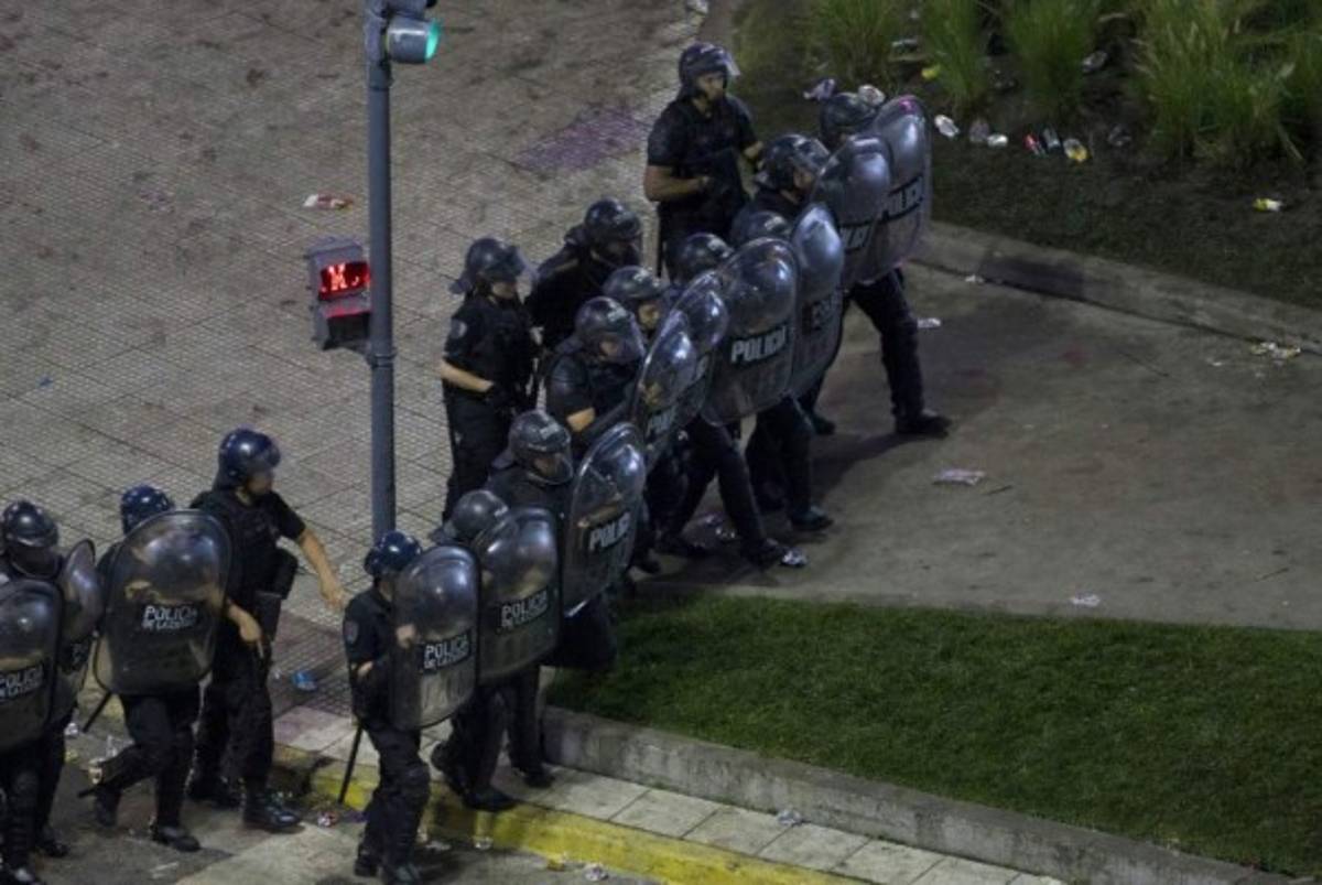 Balas, violencia y desaparecidos: festejo de afición de River termina en batalla campal